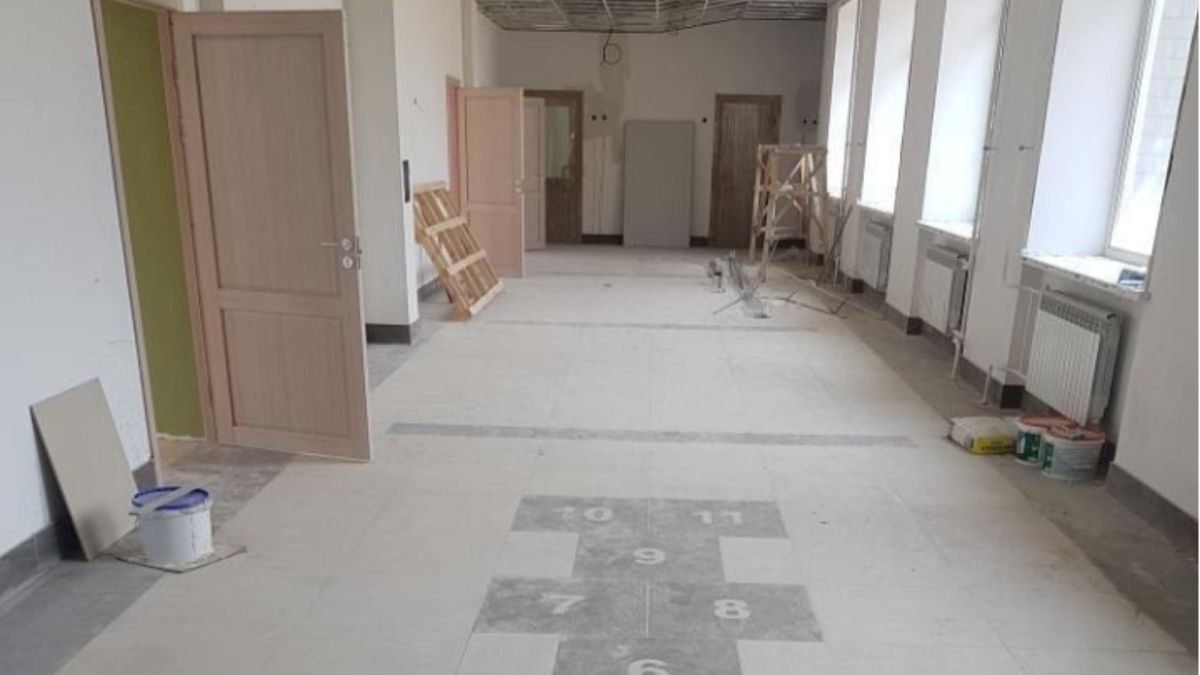 Появились фото изнутри строящейся школы в барнаульском квартале "Лазурный-2"