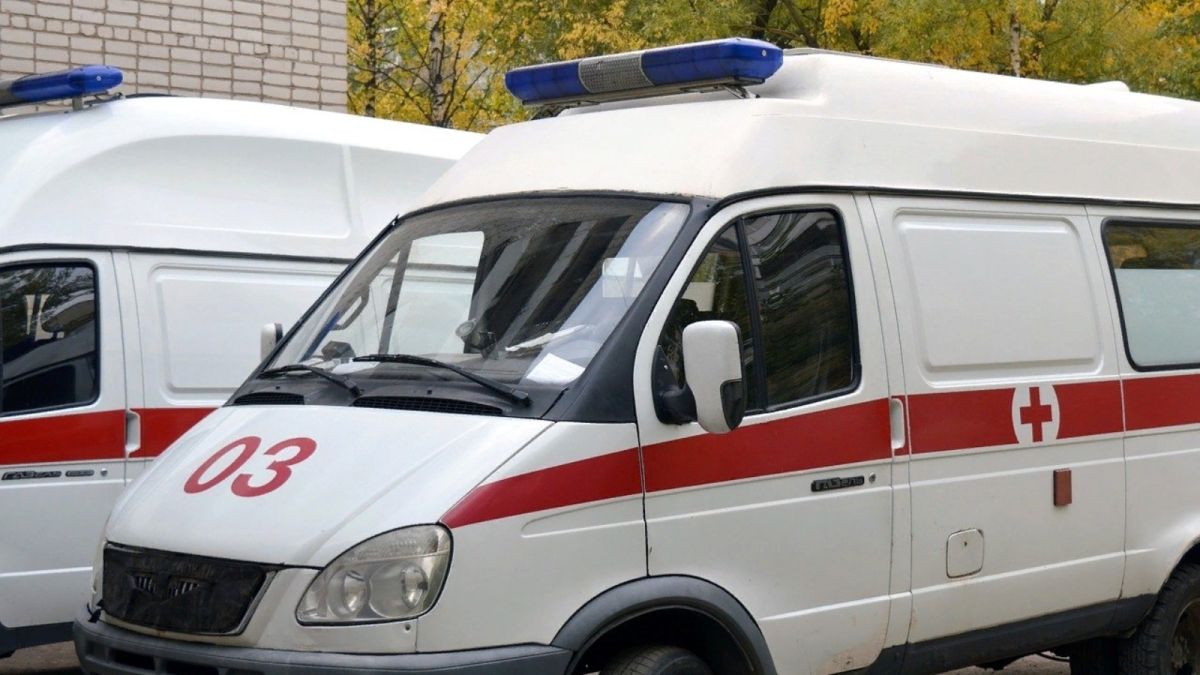 Четырехлетний ребенок попал под колеса автомобиля в Барнауле