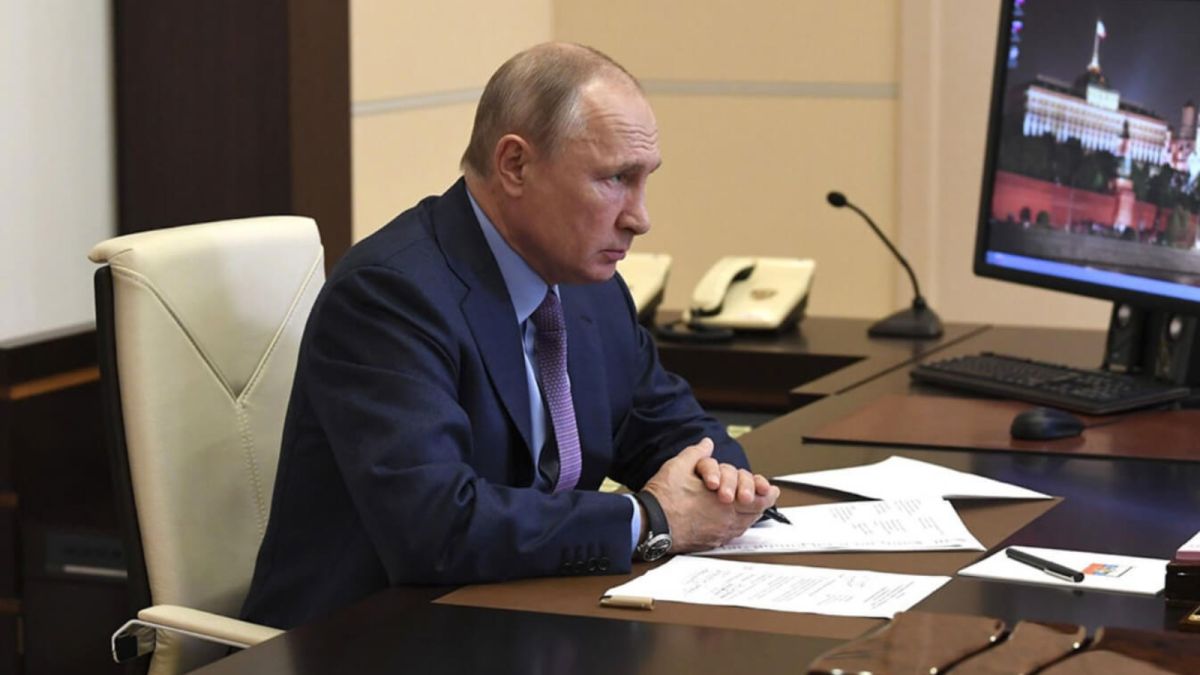 "Рабочая атмосфера": Путин впервые показал свою секретную комнату в Кремле