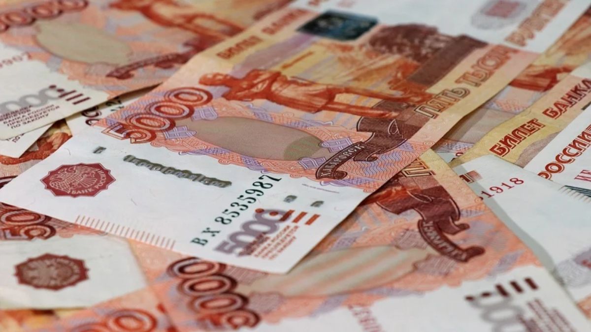 Реальные зарплаты россиян показали минимум с 2016 года