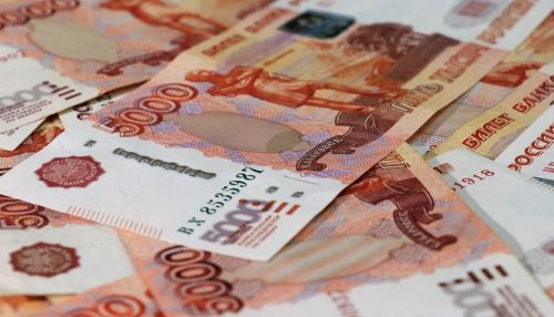 Реальные зарплаты россиян показали минимум с 2016 года