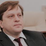 Голоса можно накрутить: Дмитрий Попов прокомментировал петицию за его отставку