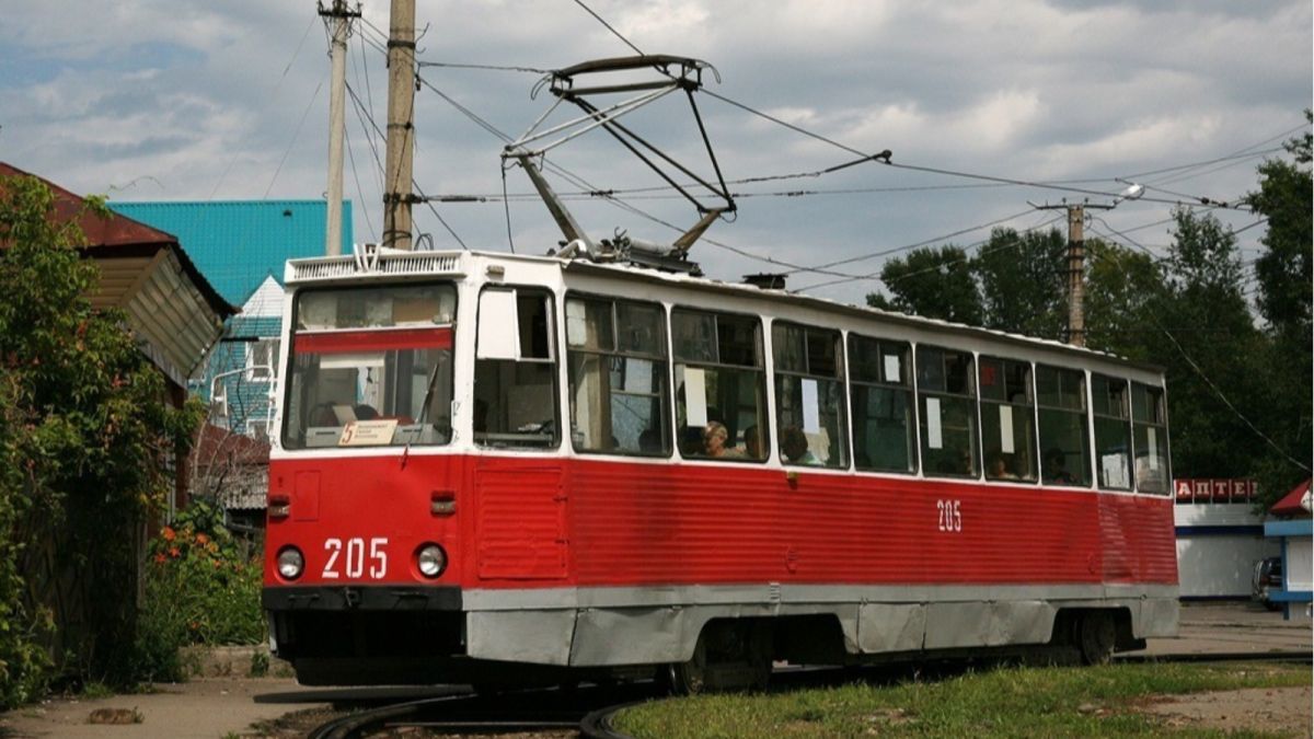 "Трамвайное управление" Бийска продает 16 вагонов, чтобы рассчитаться с долгами