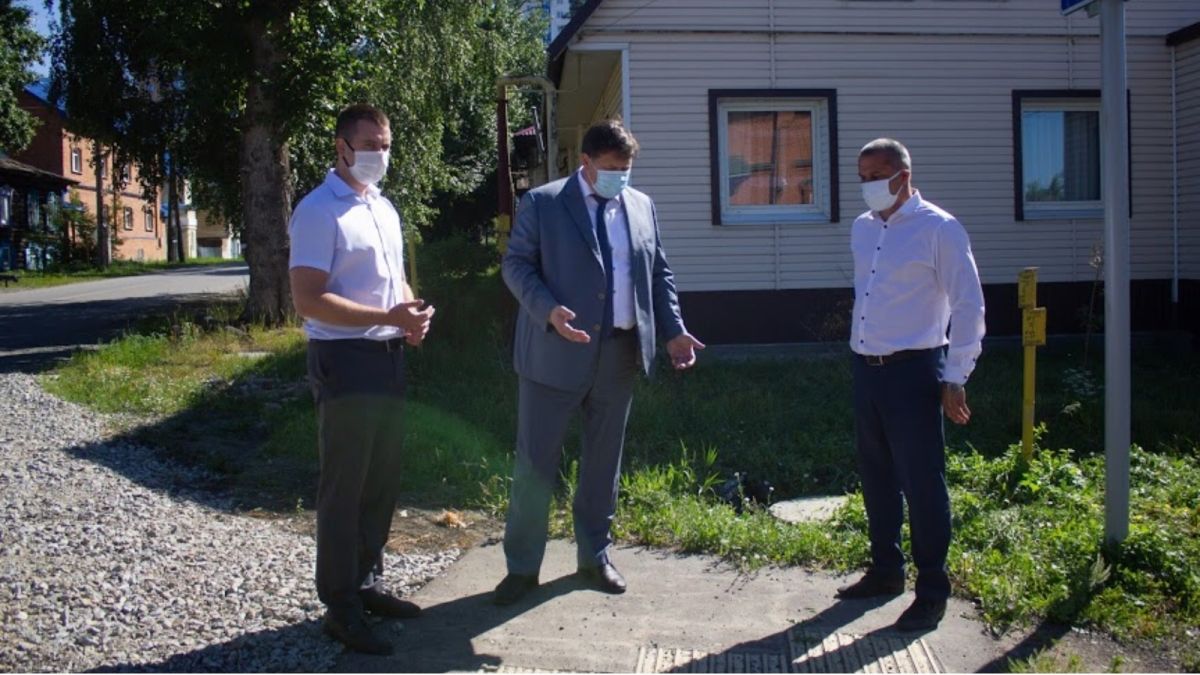 "Хотим, чтобы кого-то задавили?!": как министр проверил в Барнауле ремонт дорог