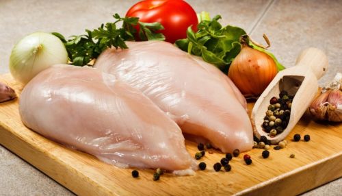Роскачество обнаружило антибиотик и хлор в курином филе