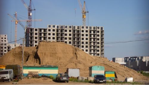 Не надо умиляться: строители и министр поспорили о вводе жилья в Алтайском крае