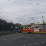 В Барнауле автомобиль вылетел на трамвайные пути после ДТП