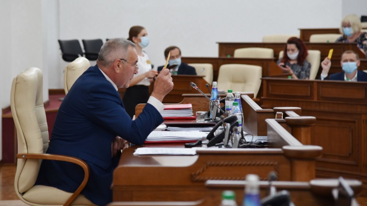 Алтайский парламент позаботился о зеленых зонах, отдыхающих и избирателях