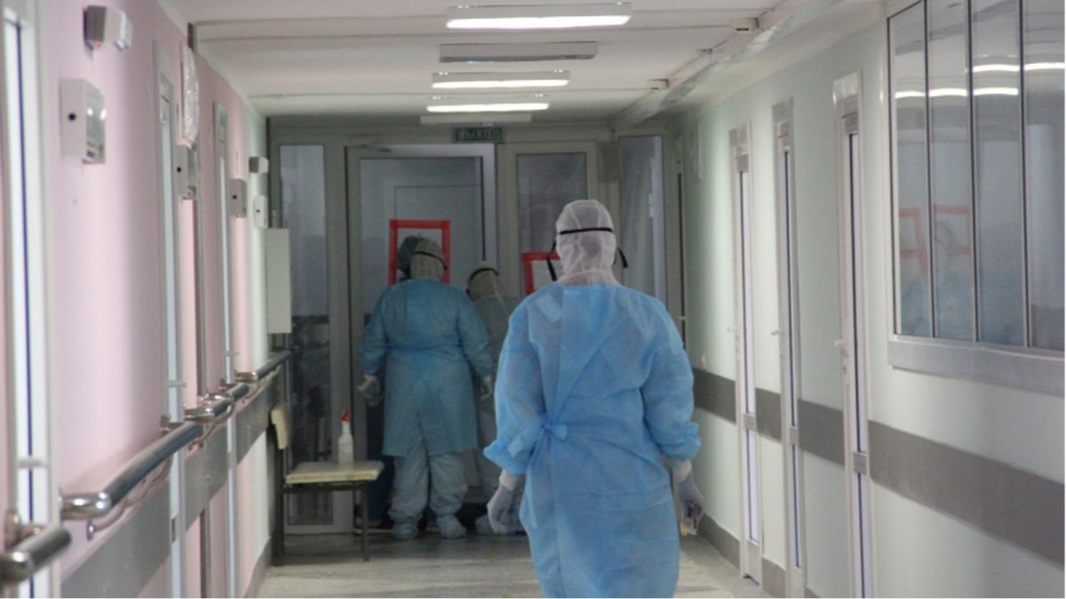 В краевой клинической больнице 46 медработников заболели COVID-19 