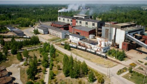 Число заболевших на олеумном заводе в Бийске растет