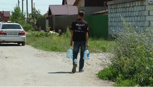 Шестые сутки: что происходит в поселке Барнаула, где до сих пор нет воды