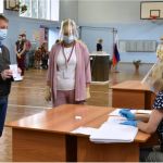 Известные политики проголосовали в Барнауле по поправкам в Конституцию