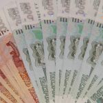Житель Алтая украл 90 тысяч рублей у 91-летней старушки и потратил их в сауне