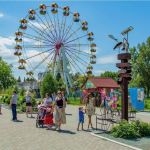 В Барнауле открылись парки, но только для прогулок
