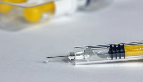 В Минобороны рассказали о состоянии добровольцев с вакциной от COVID