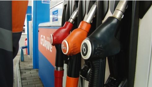 Эксперты обеспокоены: в России отмечен резкий скачок цен на бензин