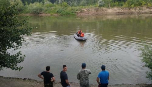 Тела двоих детей нашли в реке на Алтае, поиски третьего ребенка продолжаются