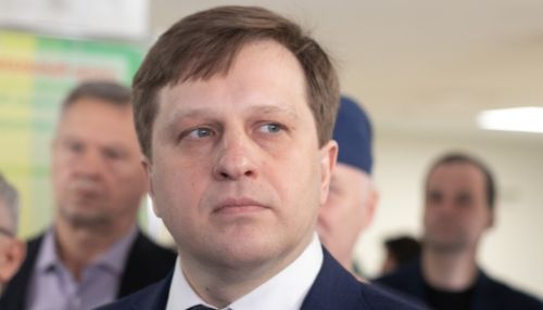 На барнаульскую поликлинику №14 нажаловались за несоблюдение карантина по ковиду