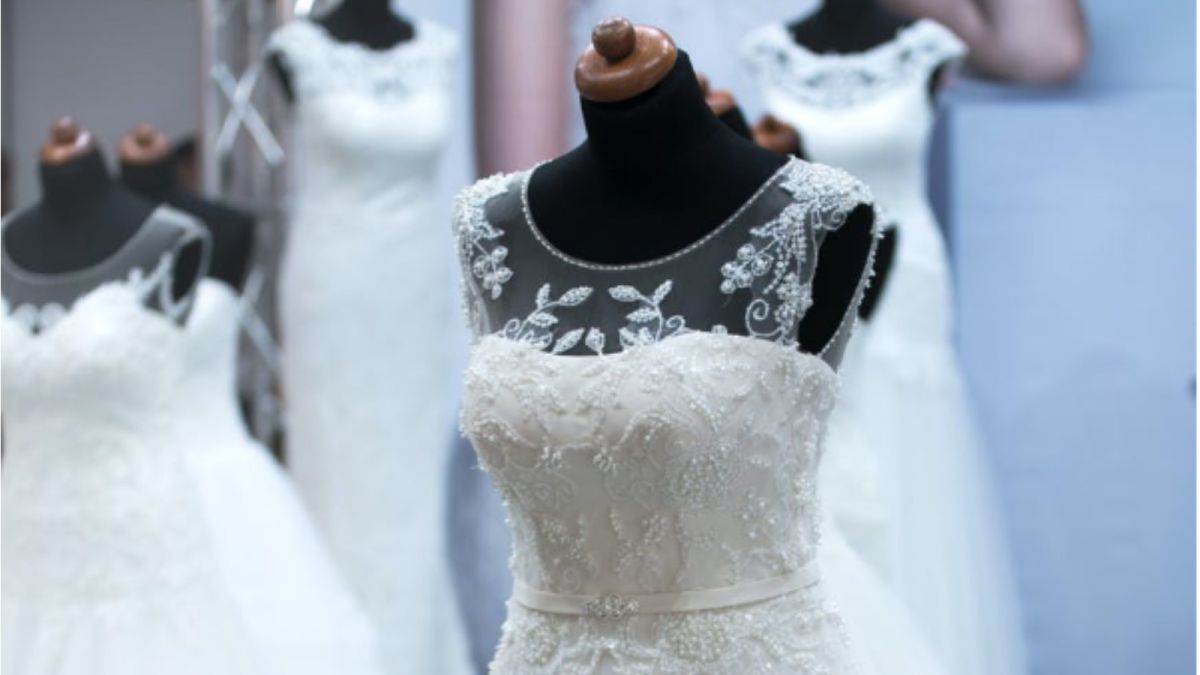 Жительница Барнаула лишилась денег, пытаясь продать свое свадебное платье
