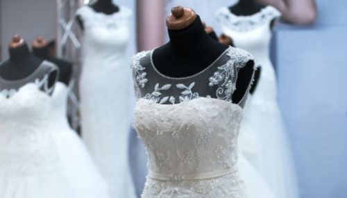 Жительница Барнаула лишилась денег, пытаясь продать свое свадебное платье