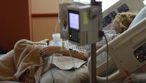 Рост пневмоний: 1140 пациентов с коронавирусом лежат в ковидных госпиталях края