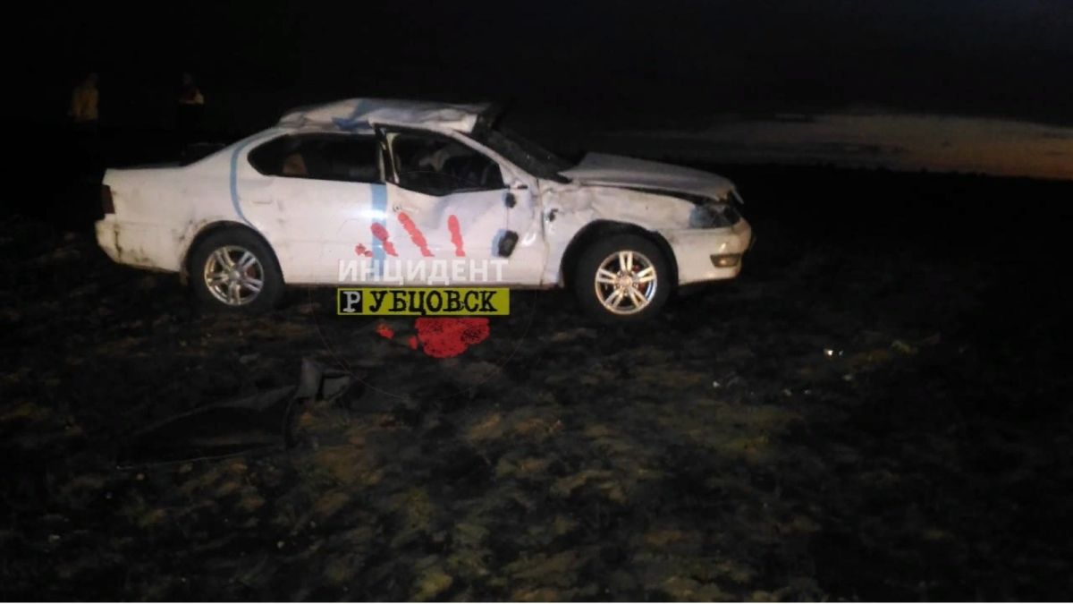 На Алтае 39-летняя женщина-водитель погибла в ДТП 