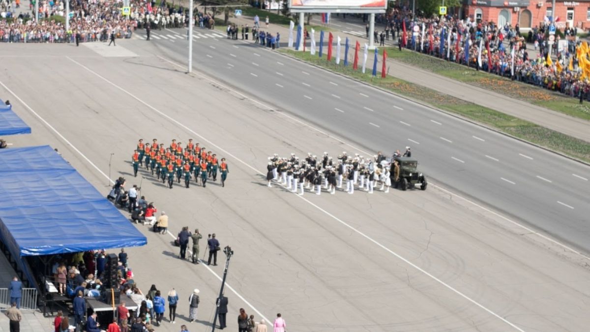 В России вновь перенесли шествие "Бессмертного полка" 
