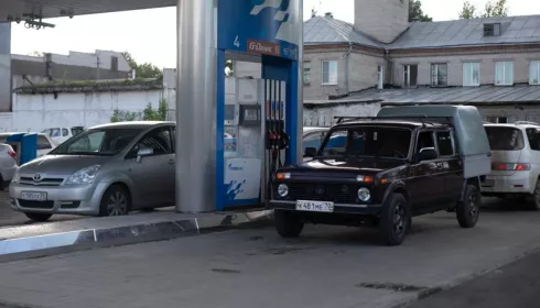 В Рубцовске скапливаются очереди на АЗС из-за дефицита топлива