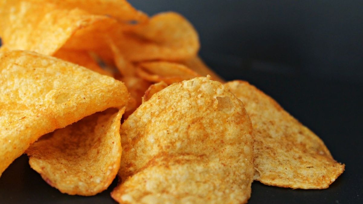Диетолог: чипсы могут быть вредны, если не знать меру 