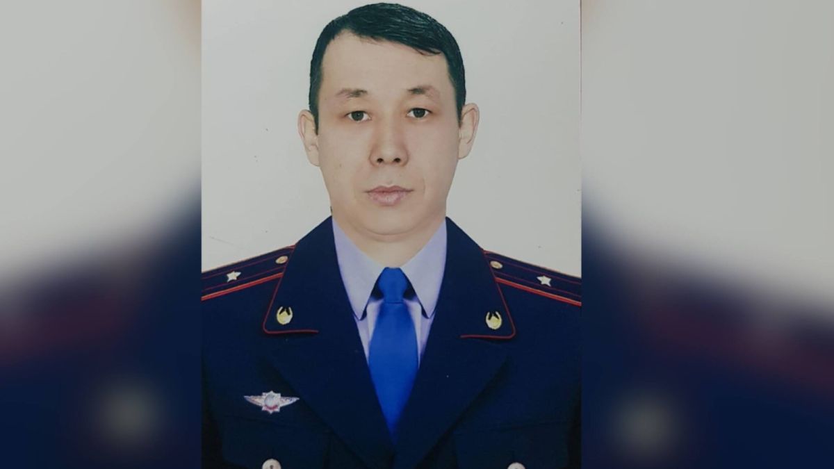 В Казахстане полицейский прыгнул с 13-го этажа при задержании педофила