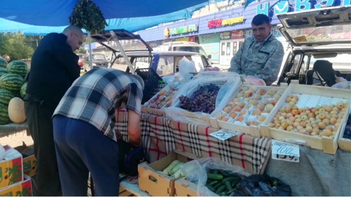 На уличных торговцев в Барнауле выписали административные протоколы