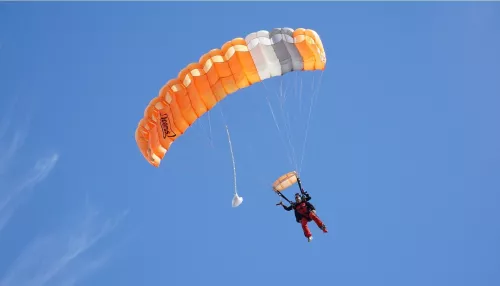 В Рязани погиб после прыжка с парашютом управляющий сети медклиник