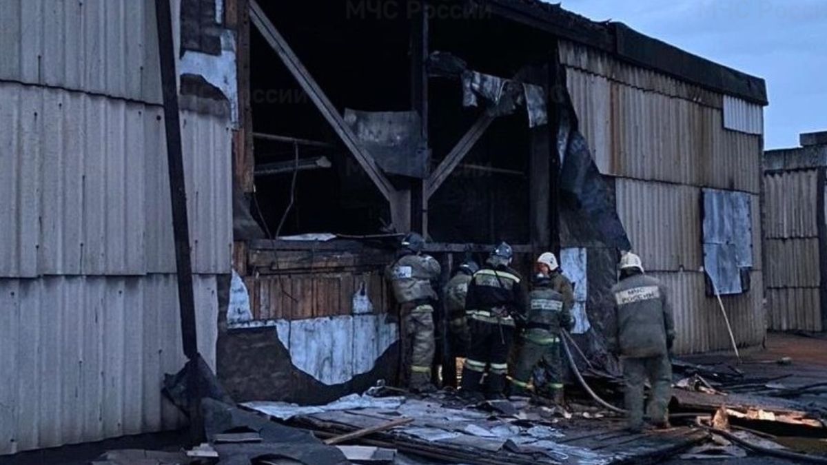 В Барнауле произошел серьезный пожар на предприятии