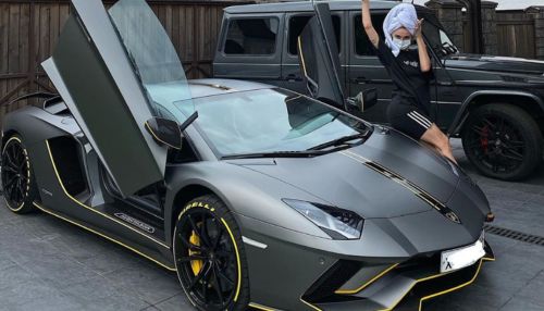Подписчики раскритиковали Ивлееву за покупку Lamborghini за 20 млн рублей