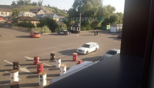 Удар в слабое место: федеральные СМИ раскрыли новые подробности драки в Барнауле