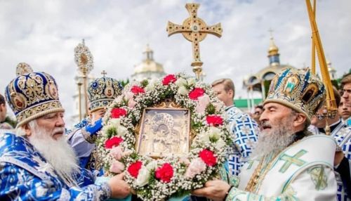 Чем известна Почаевская икона Богородицы и о чем ей молятся