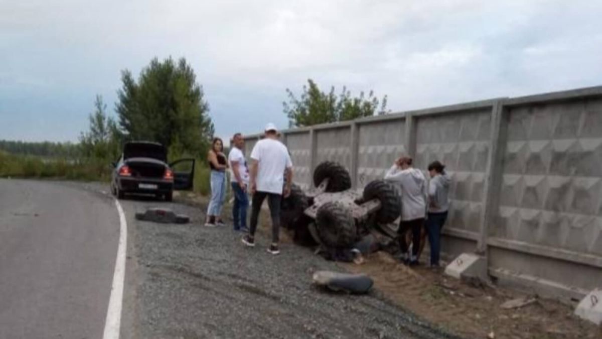 В Барнауле пассажир квадроцикла и школьница пострадали в ДТП 