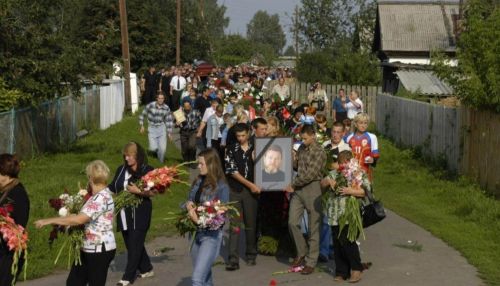 Самые народные похороны. Как 15 лет назад 100 тыс. человек провожали Евдокимова