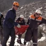 Двое туристов пострадали во время камнепада в горах Алтая