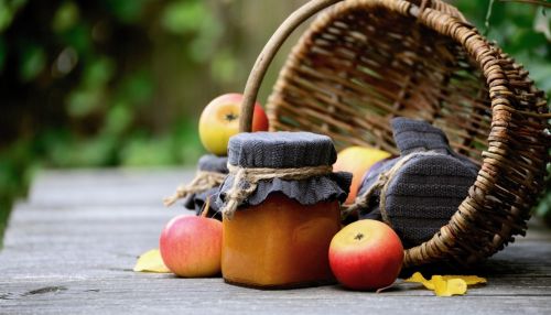 Выводят токсины и спасают от голода: диетологи раскрыли полезные свойства яблок