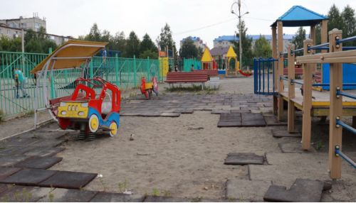 Мэрия Бийска решила всучить инвестору разваленную детскую площадку Водяновой