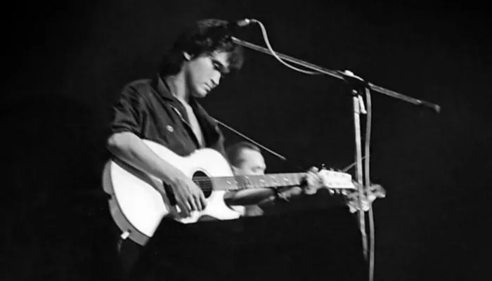 47-летнюю поклонницу Виктора Цоя нашли мертвой на его могиле