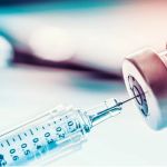 Российские медики побоялись ставить себе отечественную вакцину от COVID