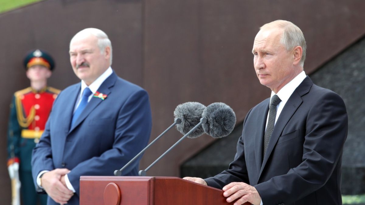 Лукашенко и Путин договорились об "обеспечении безопасности Белоруссии"