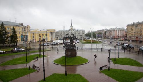 Томенко поддержал инициативу присвоить Барнаулу звание Город трудовой доблести