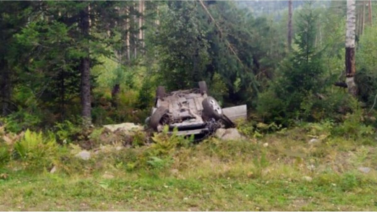 Житель Республики Алтай разбился на угнанном автомобиле