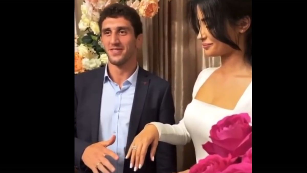 Скандал на свадьбе чемпиона мира во Владикавказе: в Сеть слили фото невесты "ню"