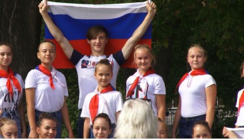 День флага 2020 отмечают с размахом. Разделяют ли такой подход в Барнауле