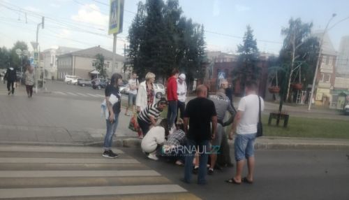 13-летний ребенок попал под колеса авто на главном проспекте Барнаула