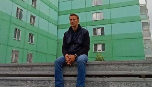 В анализах Алексея Навального обнаружили алкоголь и кофеин